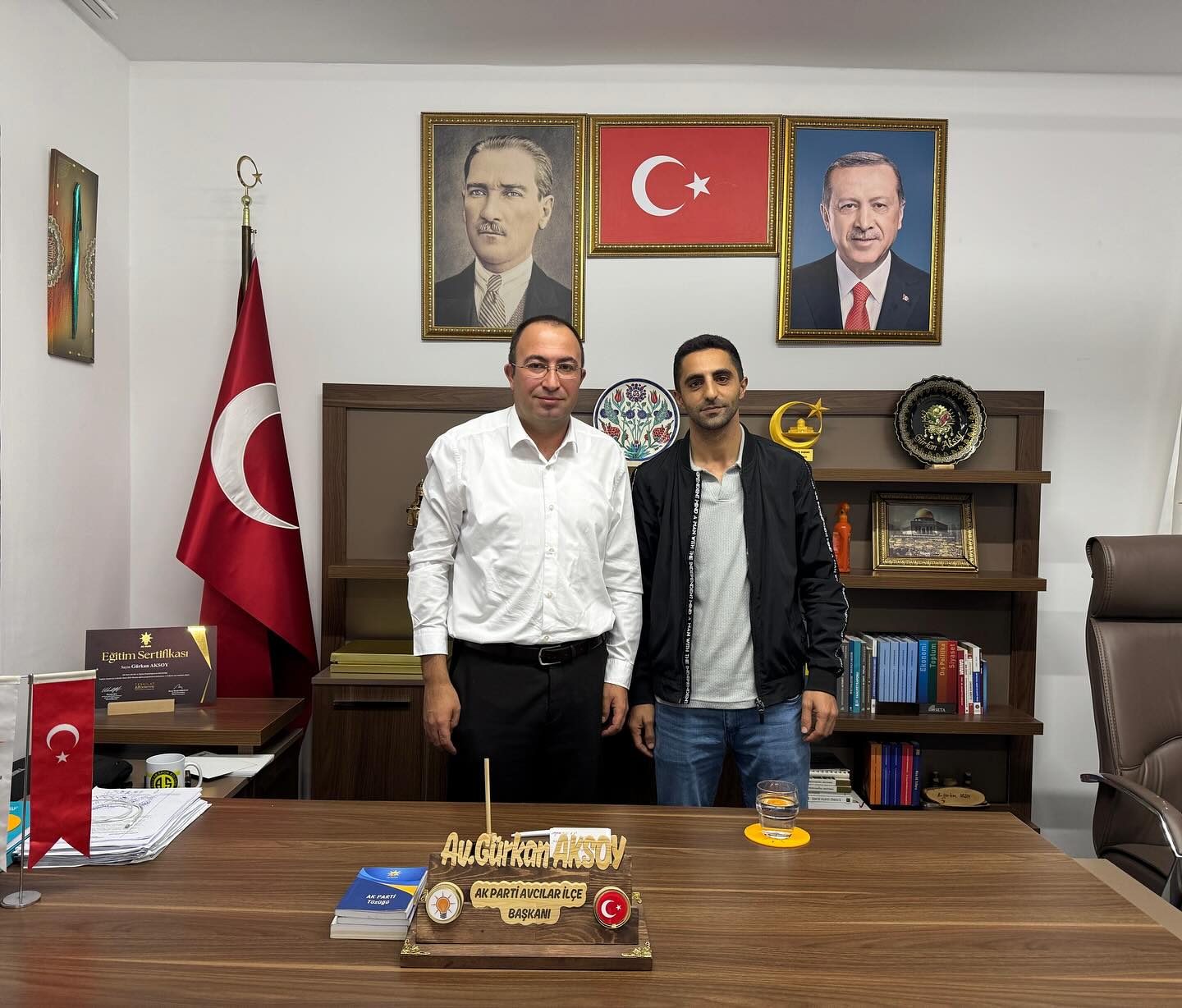 Bölgelerimizin yerel medyası Yeşilkent Sevdalıları sayfasının yöneticisi Sn. Ömer TURAN ilçe başkanlığımızı ziyaret etti.