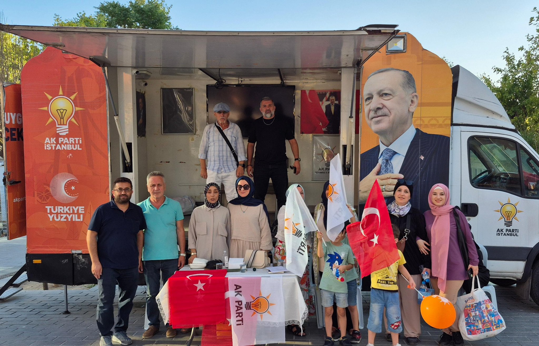 Ak Nokta’mızda hem üyelerimizle hem de