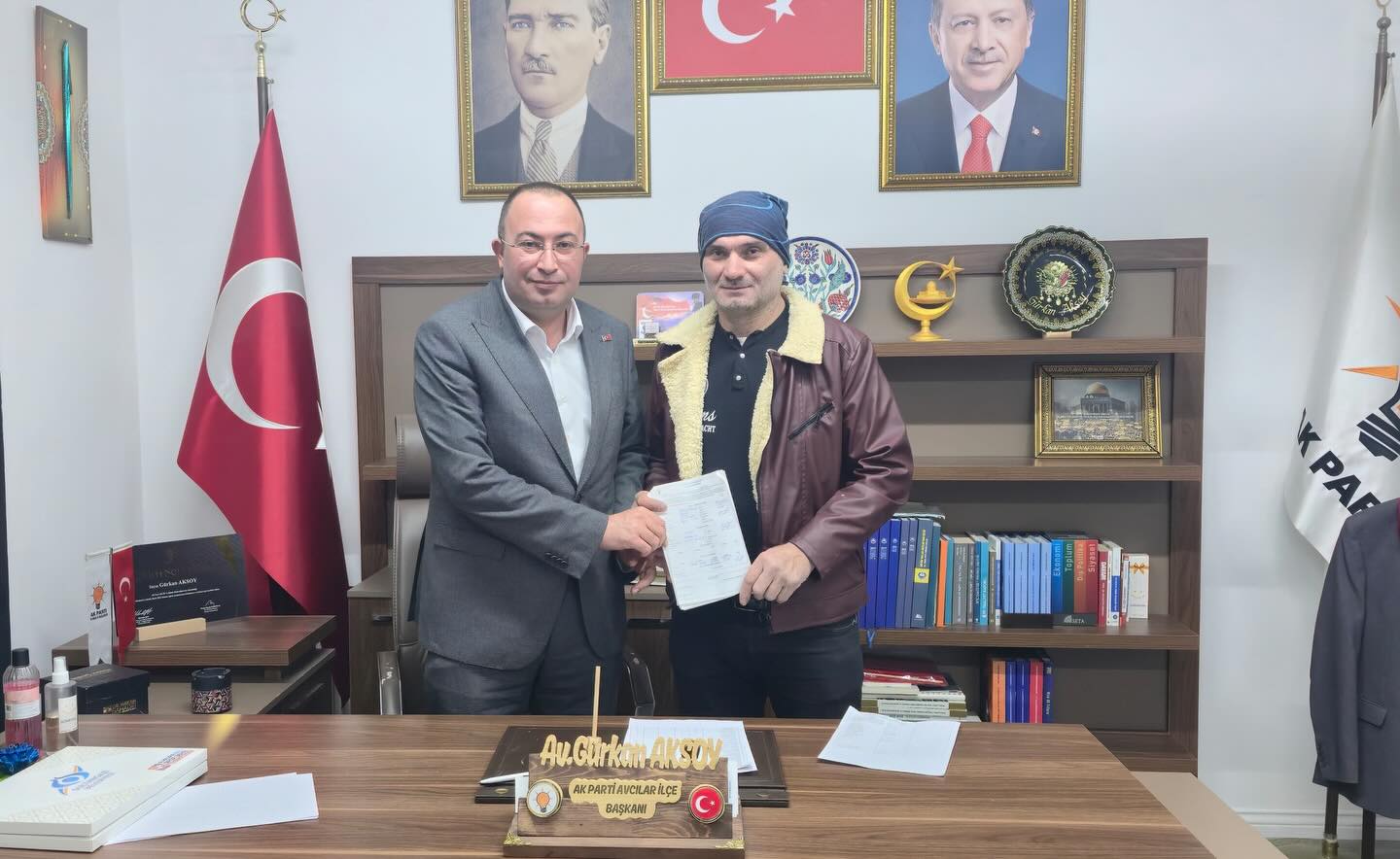 Cihangir Mahalle Başkanımıza Gayretli Emekleri İçin Teşekkür Ediyoruz