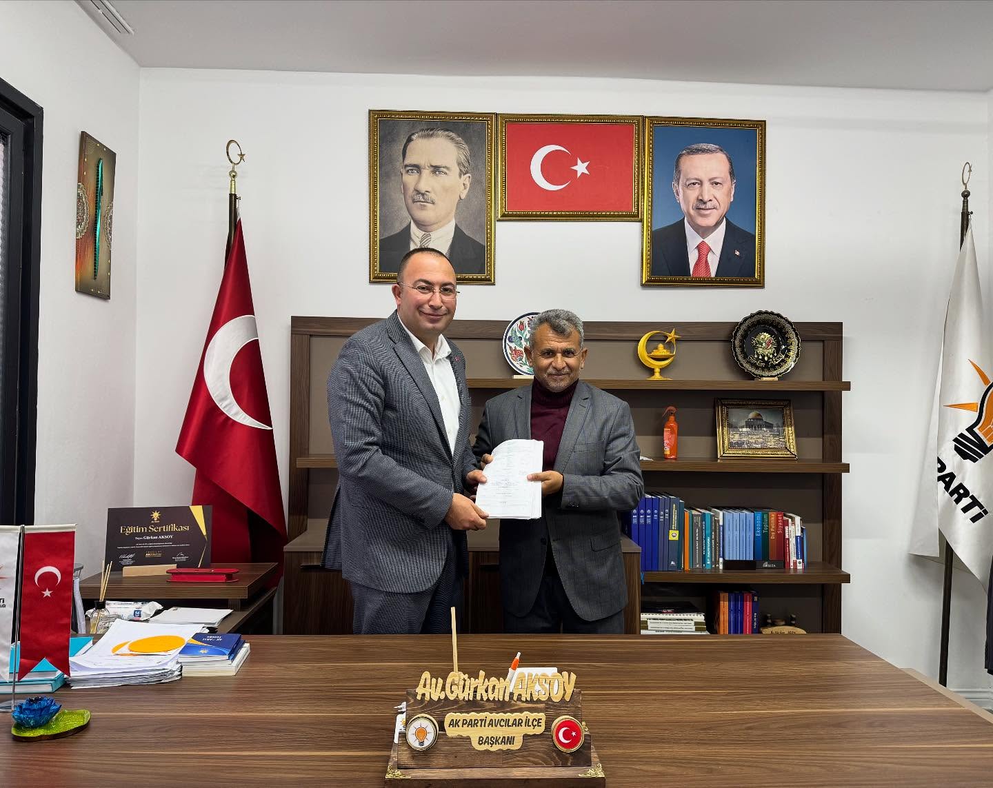 Tahtakale Mahalle Başkanımız Sn. Erol Karatekin, teşkilatımıza 100 yeni üye kazandırmıştır.