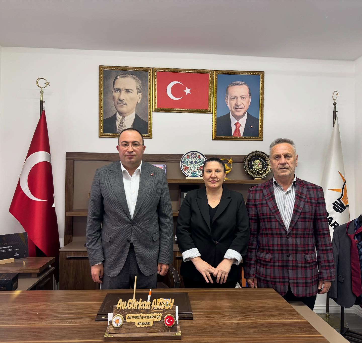 Firuzköy Mahallemizde ikamet eden Bulgaristanlı komşumuz, İlçe Başkanlığımıza ziyarette bulundu.