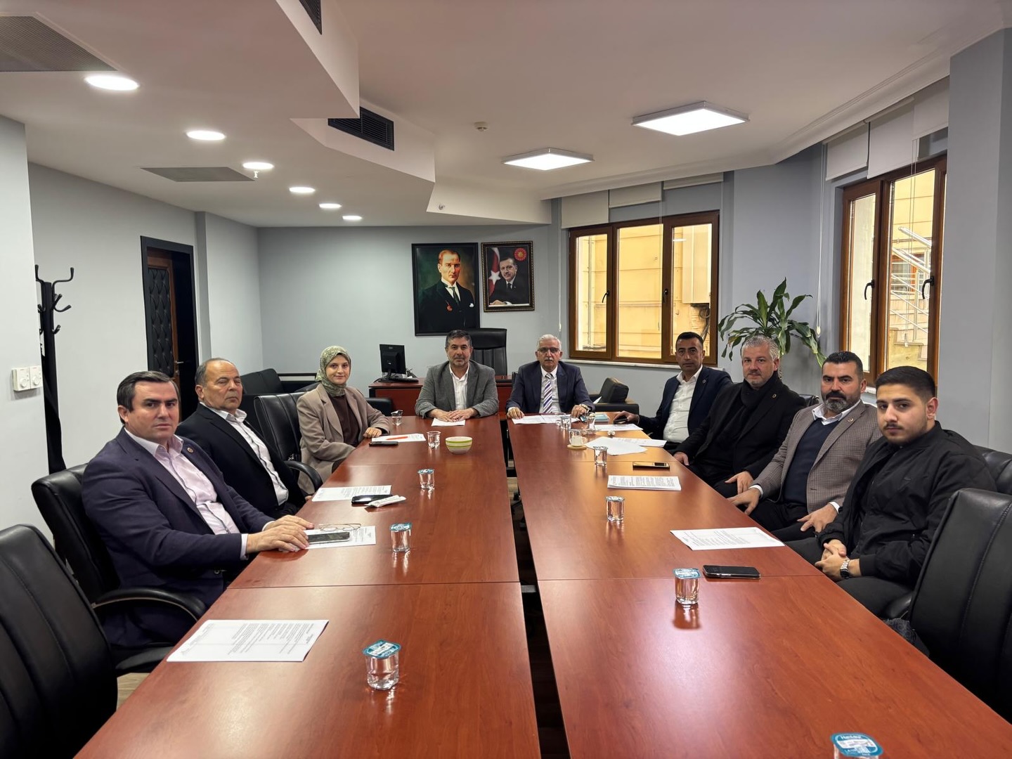 2025 Aralık ayının son Meclis Üyeleri Grup Toplantısını teşkilatımızın kıymetli meclis üyeleriyle birlikte verimli bir şekilde gerçekleştirdik