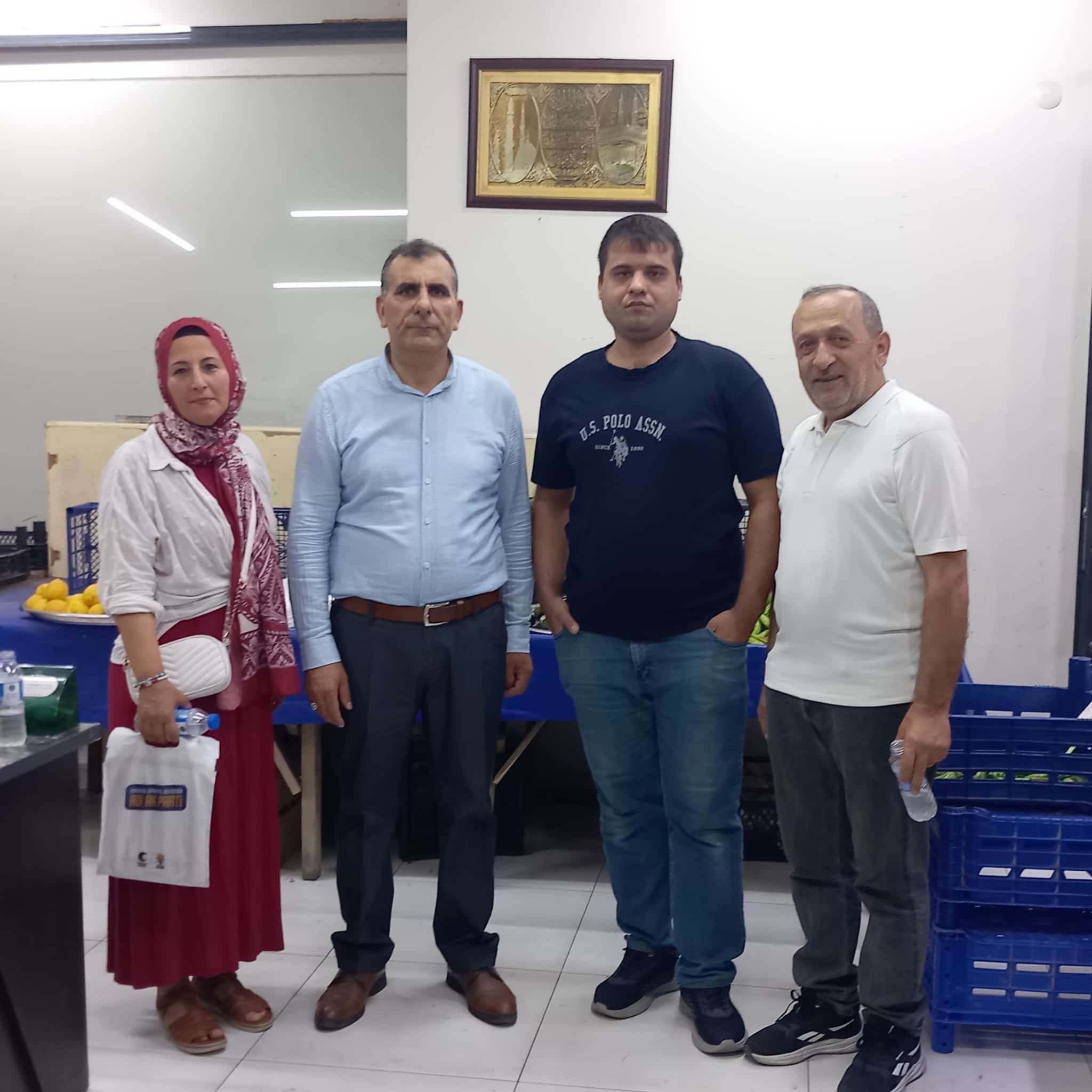 Sokak sokak, kapı kapı dolaşıyoruz