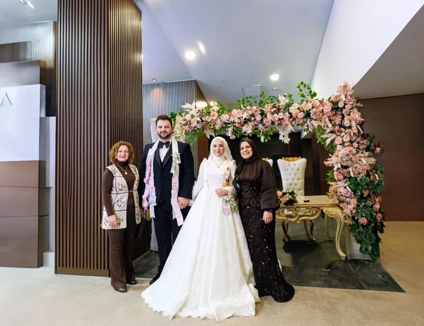 AK Parti İlçe Yönetim Kurulu Üyemiz Ayşe Sancak’ın kızının düğününe katıldık.