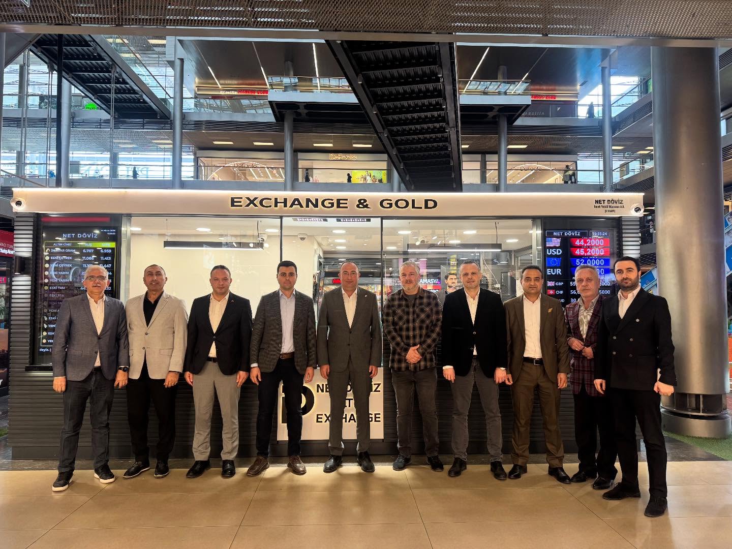 Önceki dönem Yönetim Kurulu Üyemiz Sn. Serdar Yerlioğlu’nun açmış olduğu döviz şubesine teşkilatımızla birlikte hayırlı olsun ziyaretinde bulunduk.