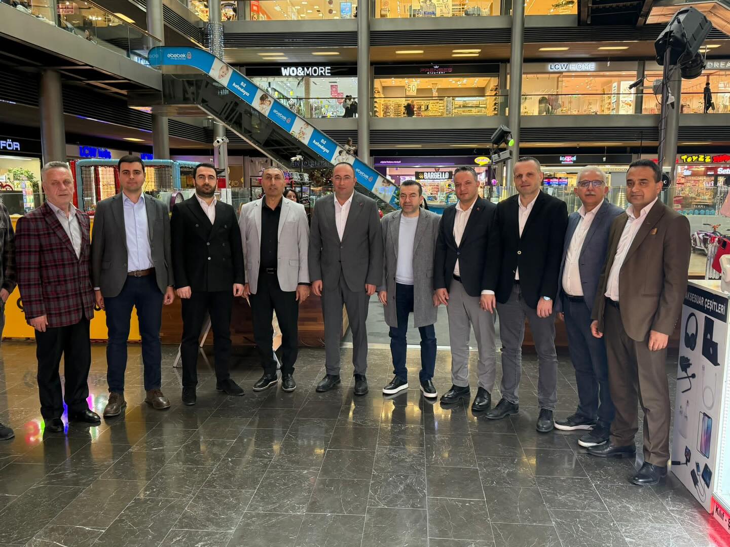 Önceki dönem Meclis Üyesi Aday Adayımız Sn. Bahadır Demirci’ye teşkilatımızla birlikte ziyarette bulunduk.